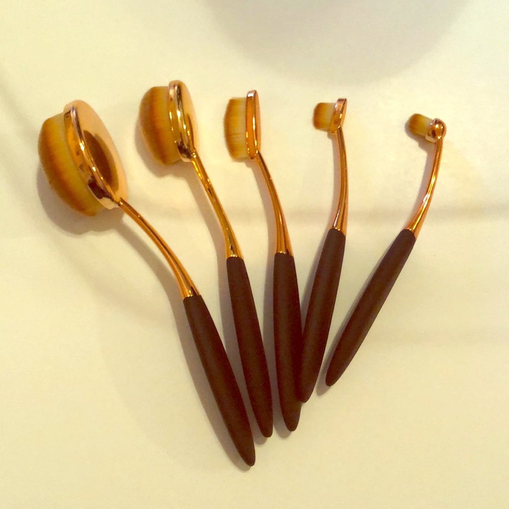 Round Makeup Brush Set